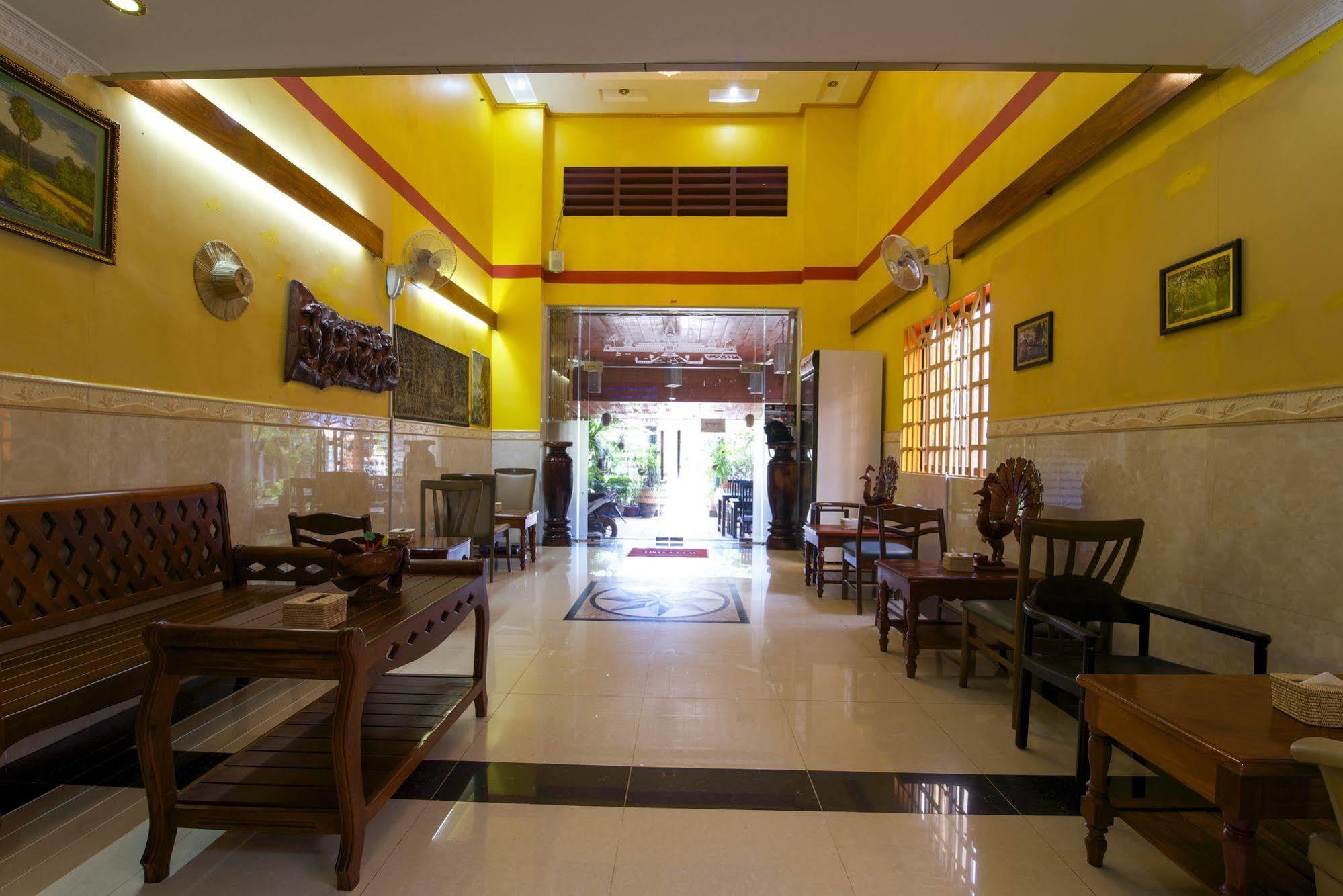 Panda Angkor Inn Siem Reap Exterior foto