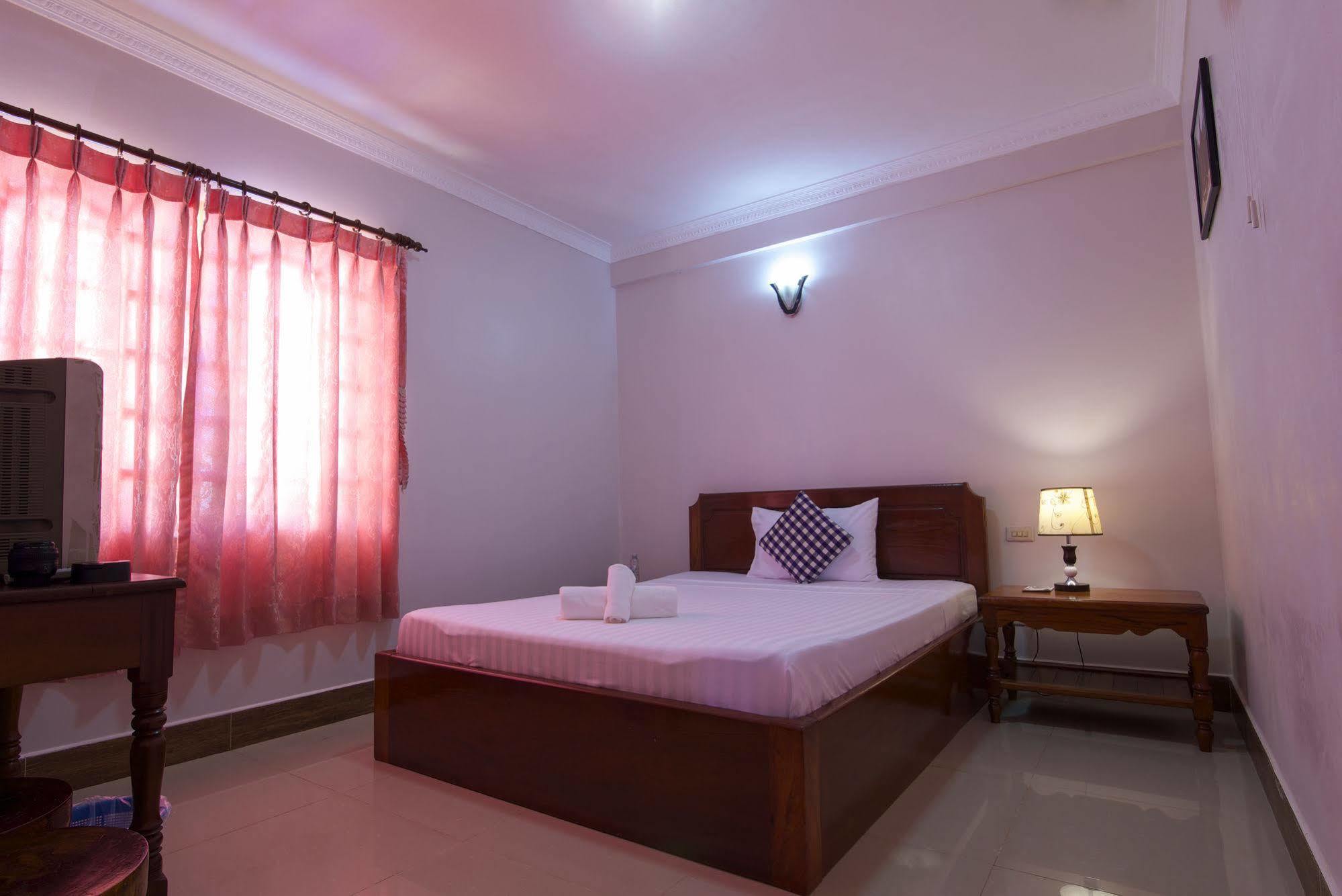 Panda Angkor Inn Siem Reap Exterior foto
